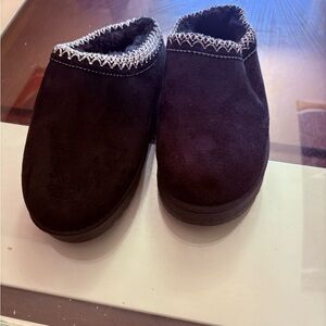 Black Slip On Slippers Cozy Faux Suede House Shoes Size EU 39 / US 8 New